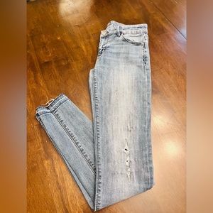 White House/Black jeans, skinny, slight distress